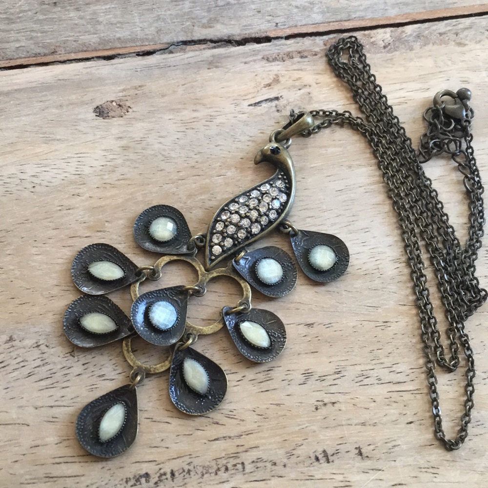 3/$15 Peacock statement necklace